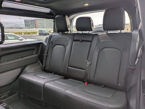 Used 2024 Land Rover Defender 90 S image 27