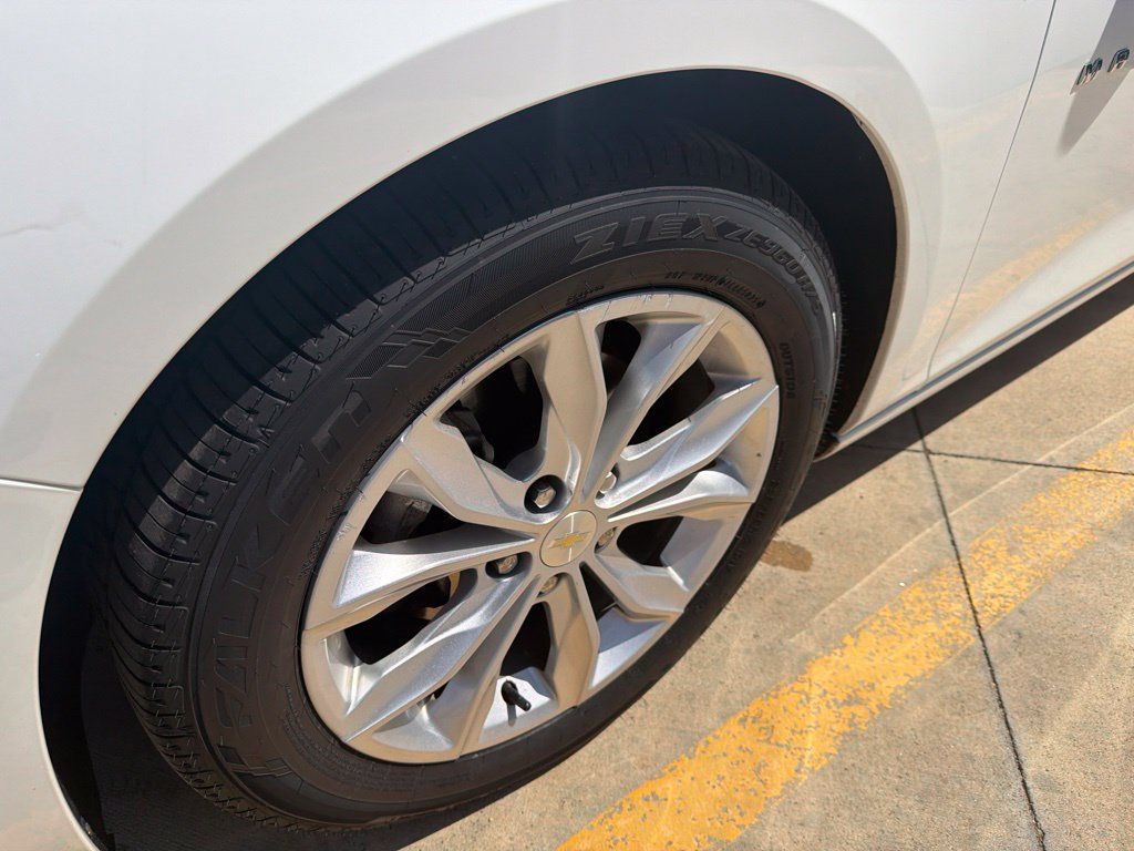 Used 2023 Chevrolet Malibu LT FWD image 9