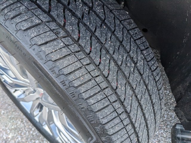 Used 2023 GMC Yukon XL Denali RWD image 37