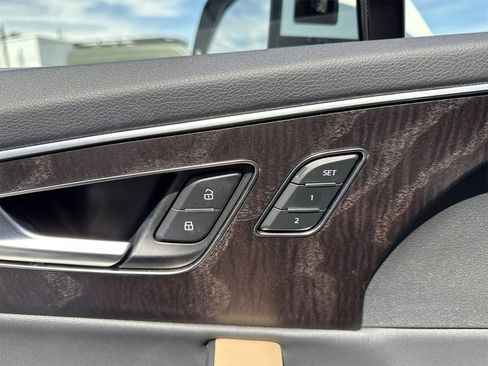 Used 2025 Audi Q7 3.0T Premium Plus image 45