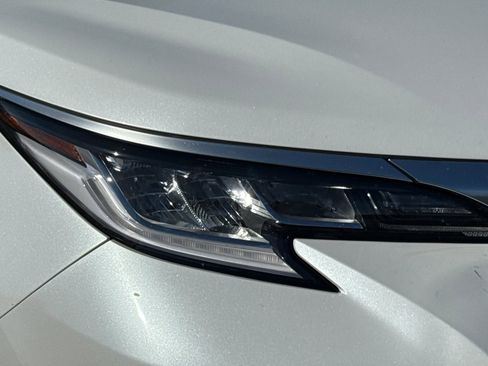 Used 2025 Toyota Sienna Limited image 44