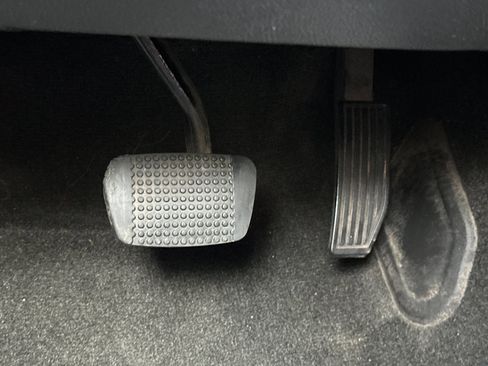 Used 2015 GMC Canyon SLT w/ Driver Alert Package image 42