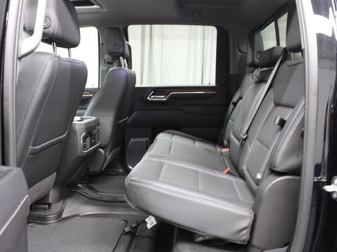 Used 2024 GMC Sierra 3500 Denali w/ Denali Reserve Package AWD/4WD image 17
