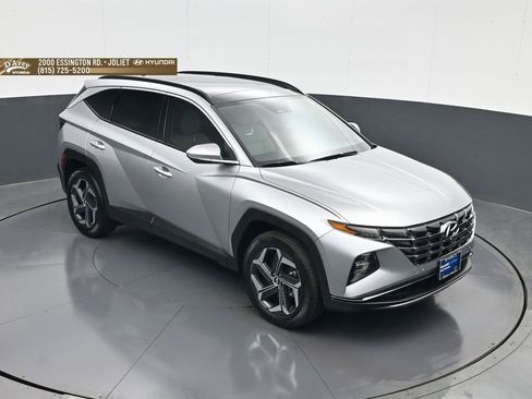 Certified 2024 Hyundai Tucson Limited AWD/4WD image 15