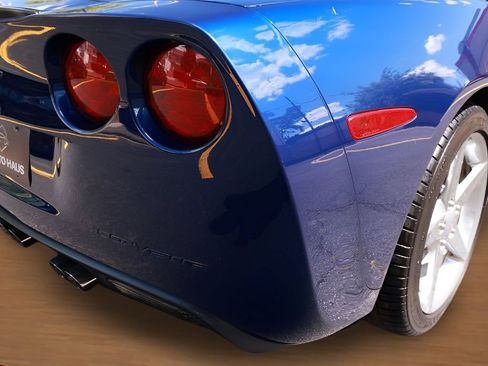 Used 2006 Chevrolet Corvette Coupe w/ Preferred Equipment Group RWD image 14