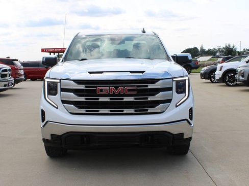 Used 2023 GMC Sierra 1500 SLE AWD/4WD image 2