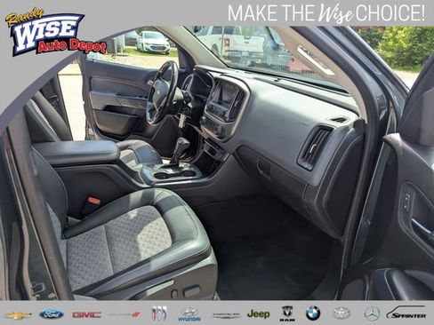 Used 2017 Chevrolet Colorado Z71 AWD/4WD image 22