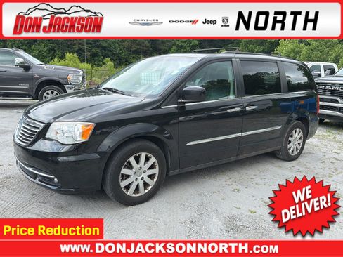 Used 2016 Chrysler Town & Country Touring w/ Driver Convenience Group FWD image 1