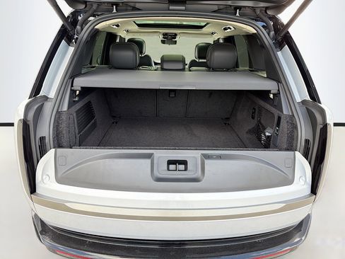 New 2025 Land Rover Range Rover SE image 15
