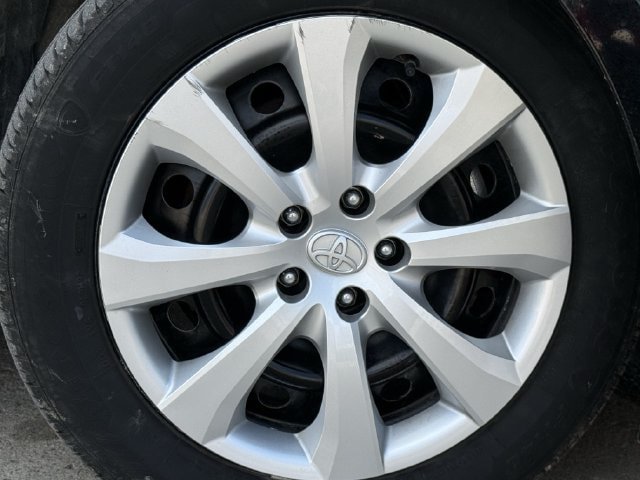 Used 2025 Toyota Corolla LE FWD image 10