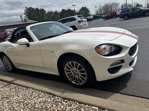 Used 2019 FIAT 124 Spider Classica w/ Technology Group RWD image 6