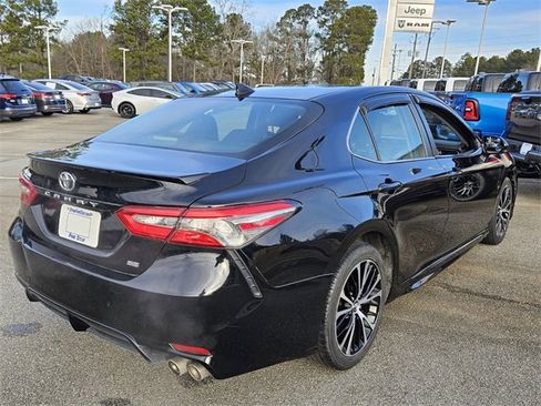 Used 2019 Toyota Camry L image 13