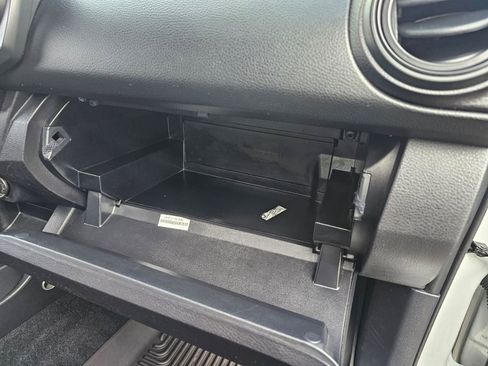 Used 2020 Toyota Tacoma SR image 14