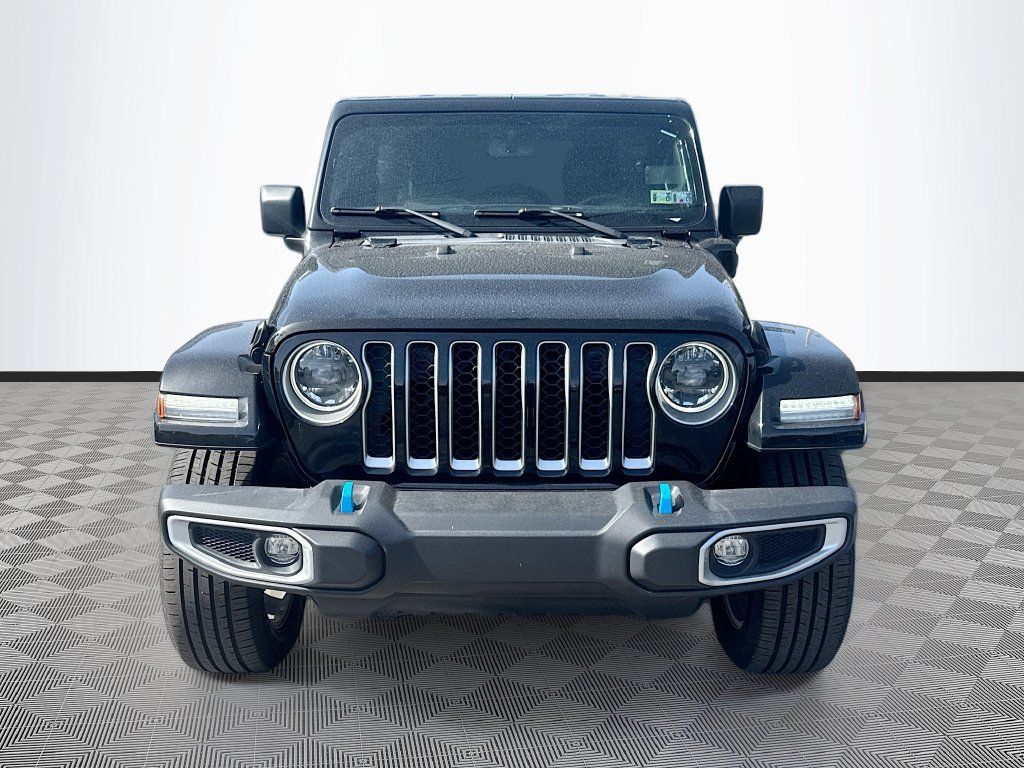 Used 2023 Jeep Wrangler Unlimited Sahara w/ Cold Weather Group AWD/4WD image 2