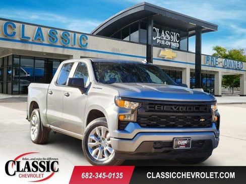 Used 2023 Chevrolet Silverado 1500 Custom image 1