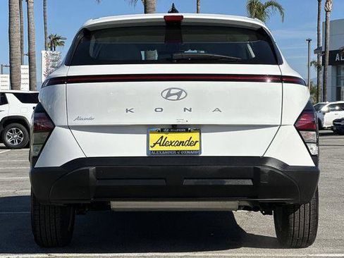 Certified 2026 Hyundai Kona SE image 5
