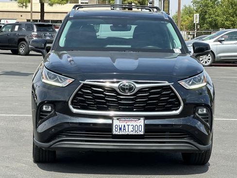 Used 2020 Toyota Highlander Limited image 11