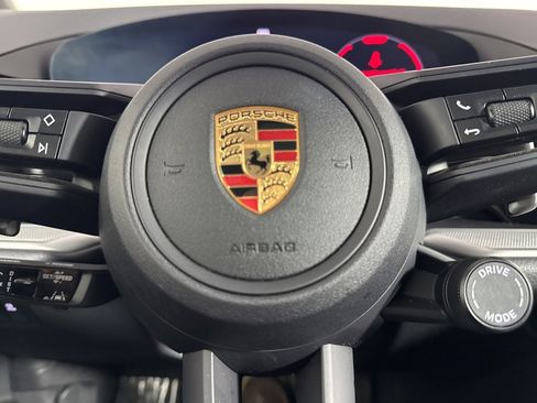 Used 2024 Porsche Cayenne image 35