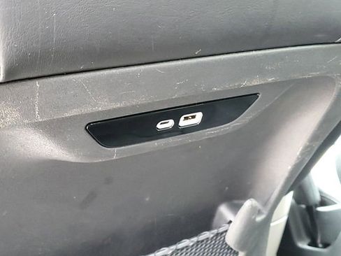 Used 2024 Chrysler Pacifica Touring-L FWD image 29
