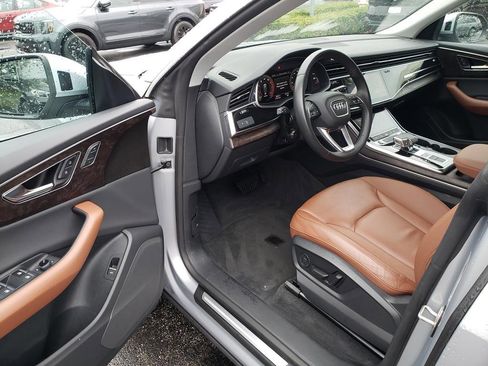 Used 2022 Audi Q8 Premium image 9