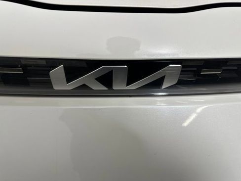 Used 2023 Kia Soul LX image 9