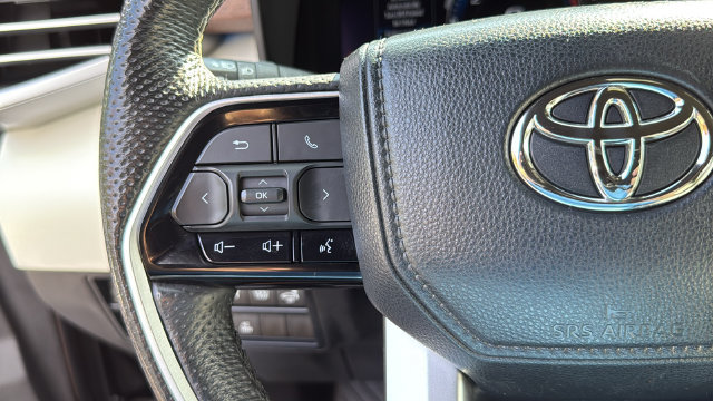 Used 2024 Toyota Sequoia Capstone AWD/4WD image 12