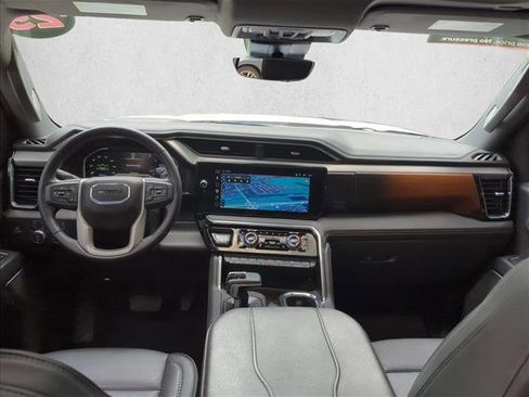 Used 2025 GMC Sierra 1500 Denali w/ Denali Reserve Package AWD/4WD image 15