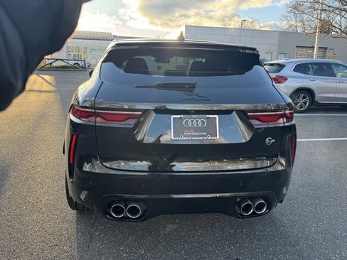 Used 2022 Jaguar F-PACE SVR image 5
