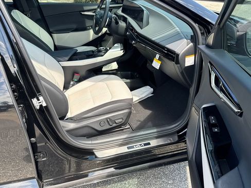 New 2024 Kia EV6 GT-Line w/ GT-Line White Seat Package AWD/4WD image 13