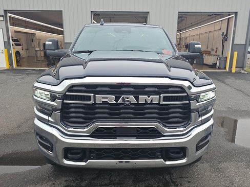 Used 2026 RAM 2500 Big Horn AWD/4WD image 3