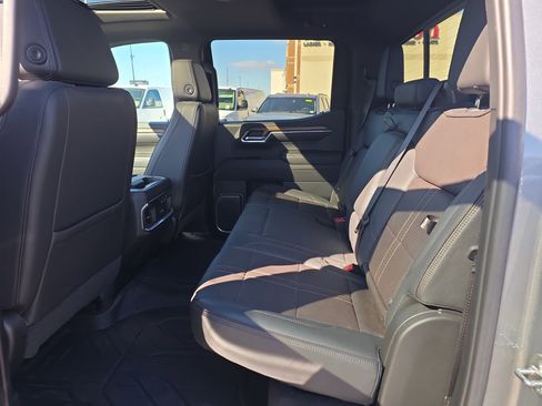 Used 2023 Chevrolet Silverado 1500 High Country w/ High Country Premium Package image 12