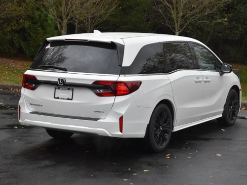 New 2026 Honda Odyssey Sport-L image 8