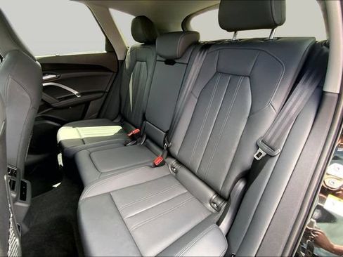 Used 2025 Audi Q5 Premium w/ Premium Plus AWD/4WD image 18