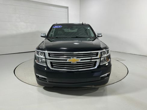 Used 2019 Chevrolet Suburban Premier AWD/4WD image 18