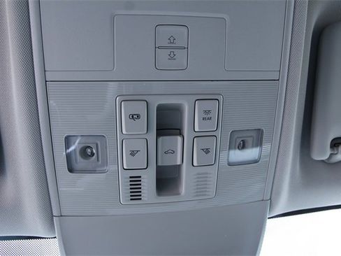 New 2026 Volkswagen Taos SE image 23