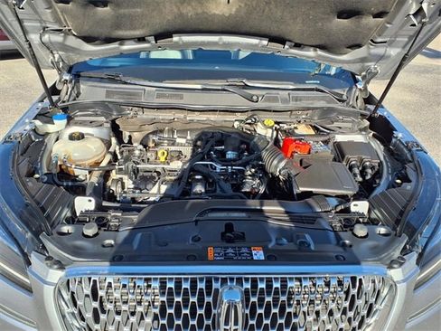 Used 2021 Lincoln Corsair FWD w/ Premium Package image 3