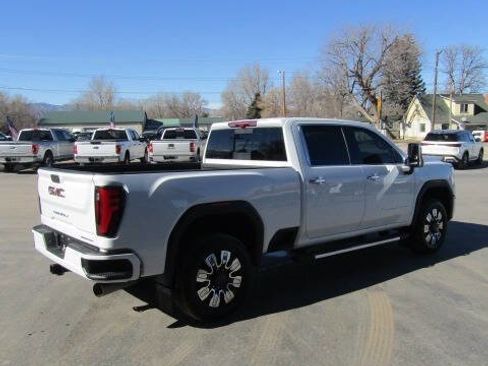 Used 2025 GMC Sierra 3500 Denali w/ Denali Reserve Package image 4