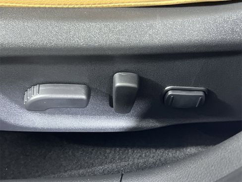 New 2025 Nissan Sentra SV w/ SV Premium Package image 14