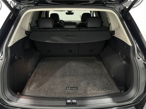 Used 2021 Volkswagen Tiguan SEL AWD/4WD image 29