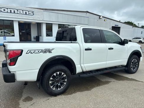 Used 2023 Nissan Titan PRO-4X w/ Pro-4x Convenience Package AWD/4WD image 11