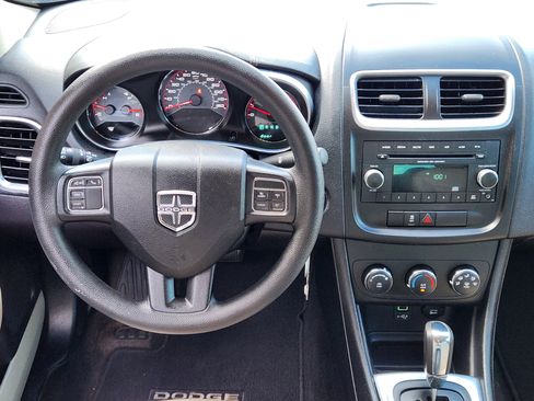Used 2014 Dodge Avenger SE FWD image 25