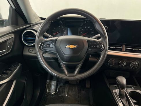 Used 2024 Chevrolet Trax LS FWD image 12