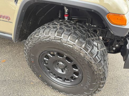 Used 2020 Jeep Gladiator Rubicon image 10