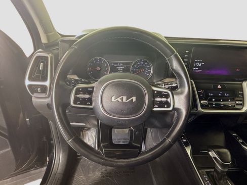 Used 2022 Kia Sorento EX w/ Panoramic Sunroof Package image 13