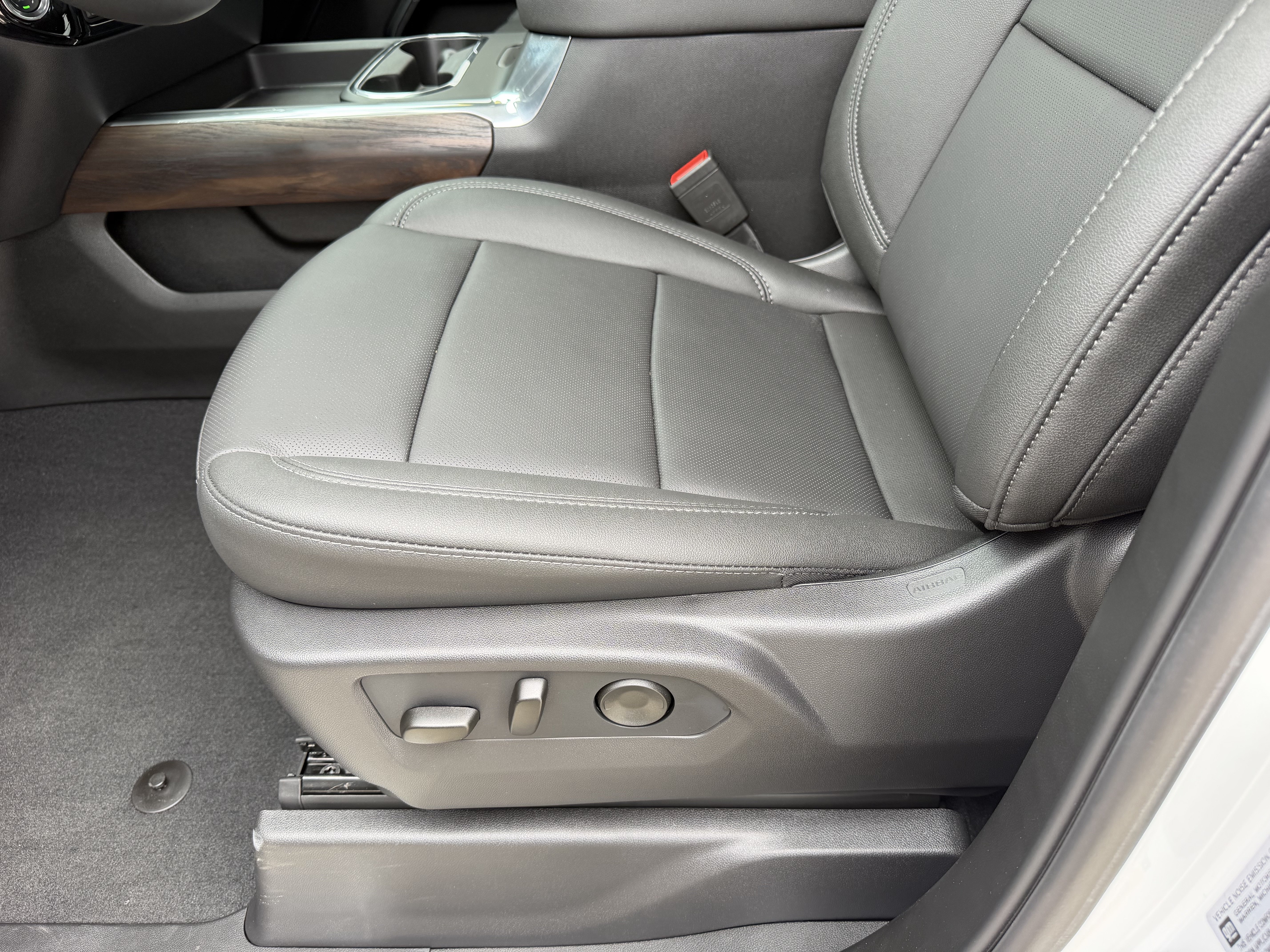 Used 2026 GMC Sierra 3500 SLT w/ SLT Convenience Package AWD/4WD image 18