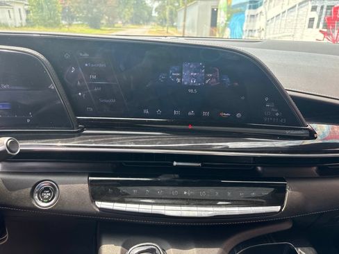 Used 2023 Cadillac Escalade Sport AWD/4WD image 19