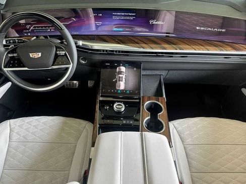New 2026 Cadillac Escalade Platinum Sport w/ LPO, ONYX Package AWD/4WD image 13