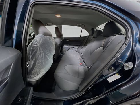 Used 2018 Toyota Camry LE FWD image 29