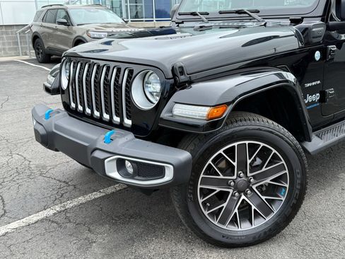 Used 2023 Jeep Wrangler Unlimited Sahara w/ Cold Weather Group AWD/4WD image 20