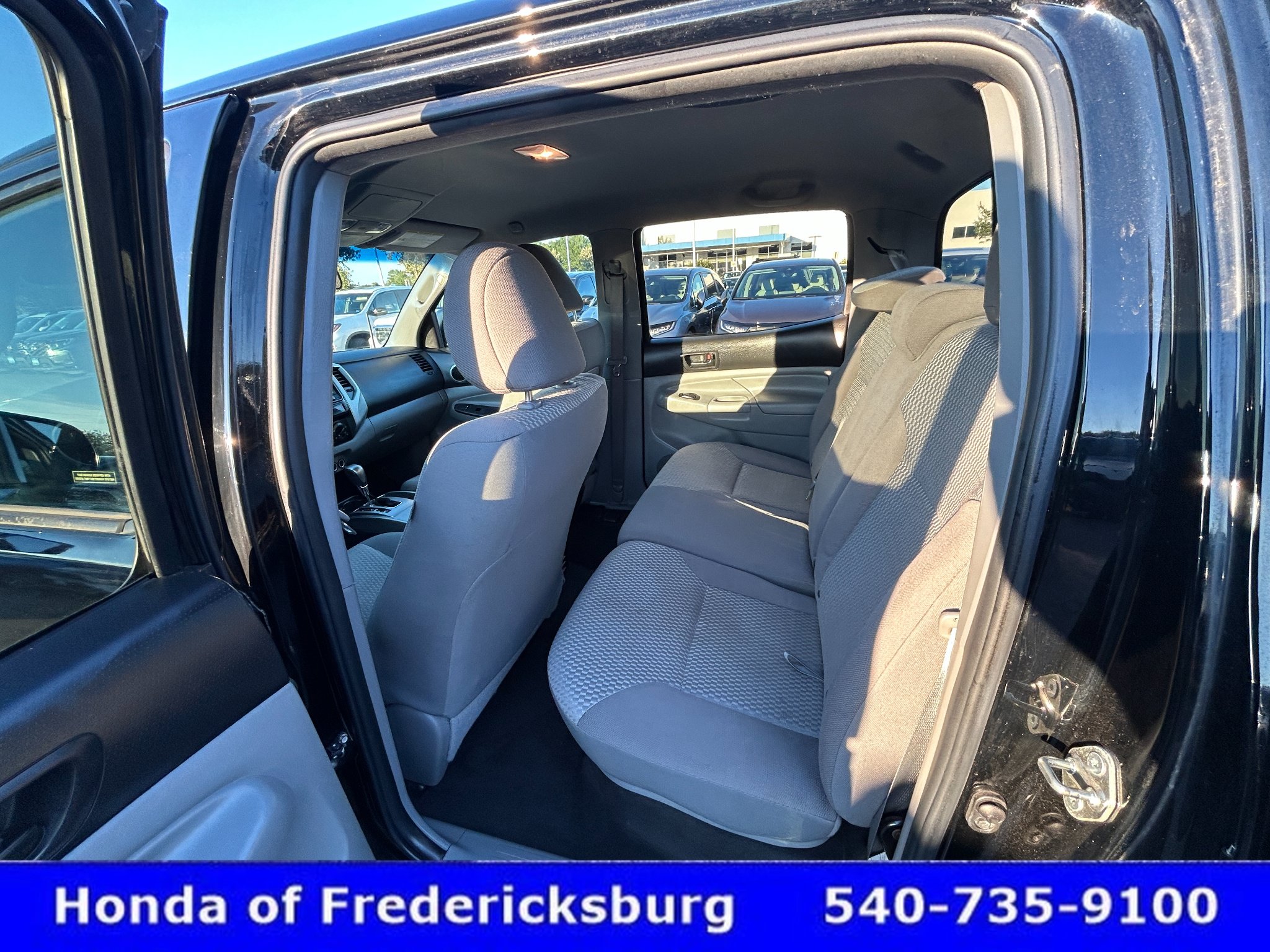 Used 2015 Toyota Tacoma 4x4 Double Cab w/ SR5 Package image 27